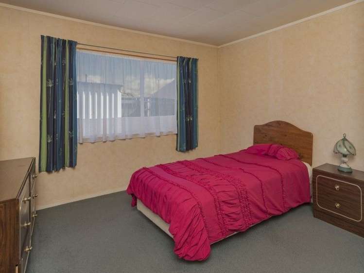 47 Aldinga Avenue Stoke_11