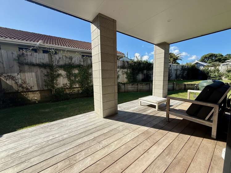 11/12 Stewart Street Raglan_36