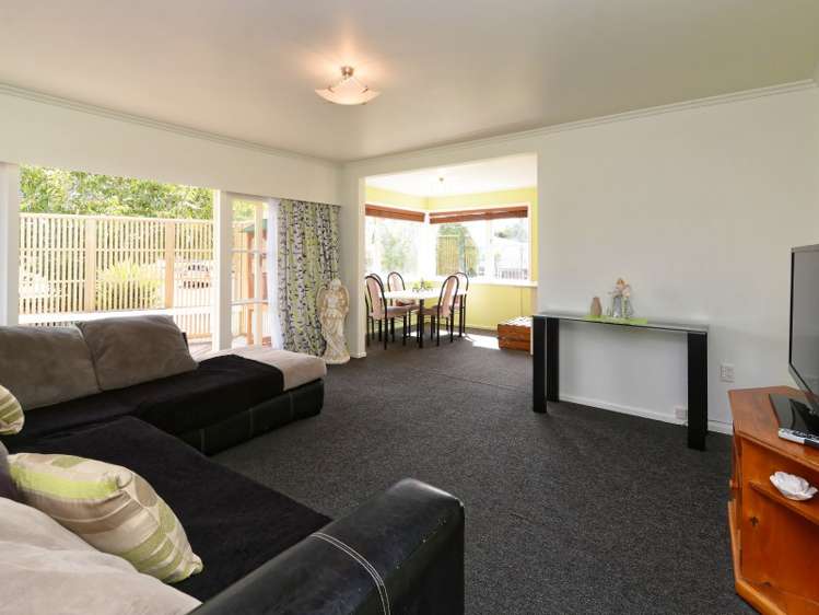 62 Southsea Crescent Silverdale_3