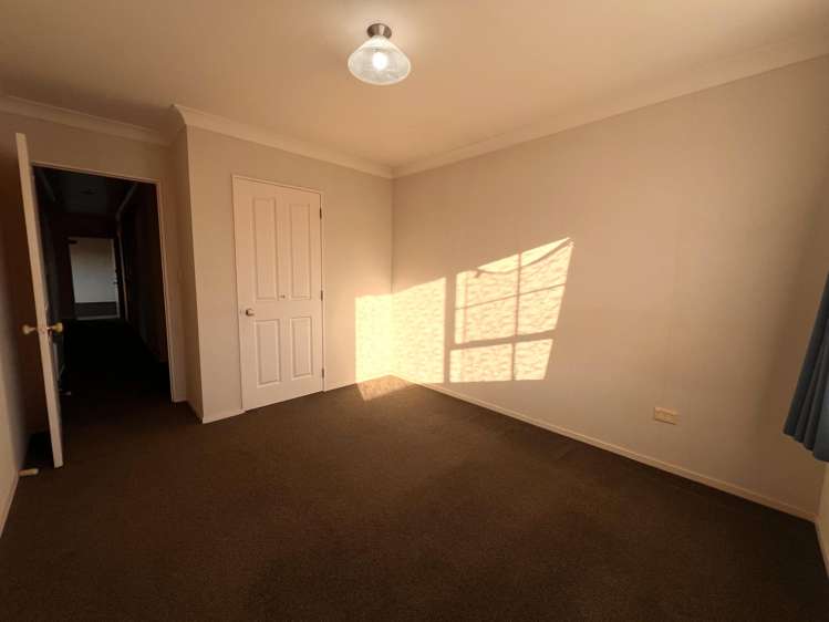 19 Percival Avenue Matua_10
