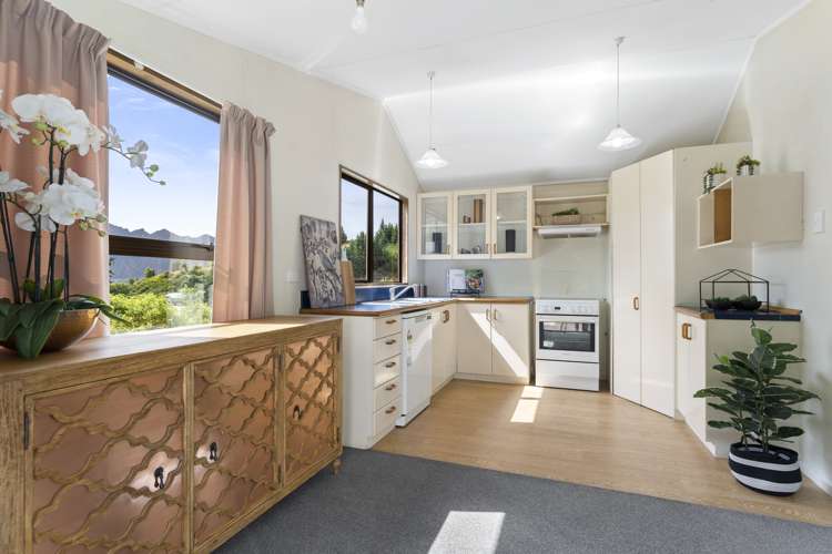 9a Dart Place Fernhill/Sunshine Bay_15