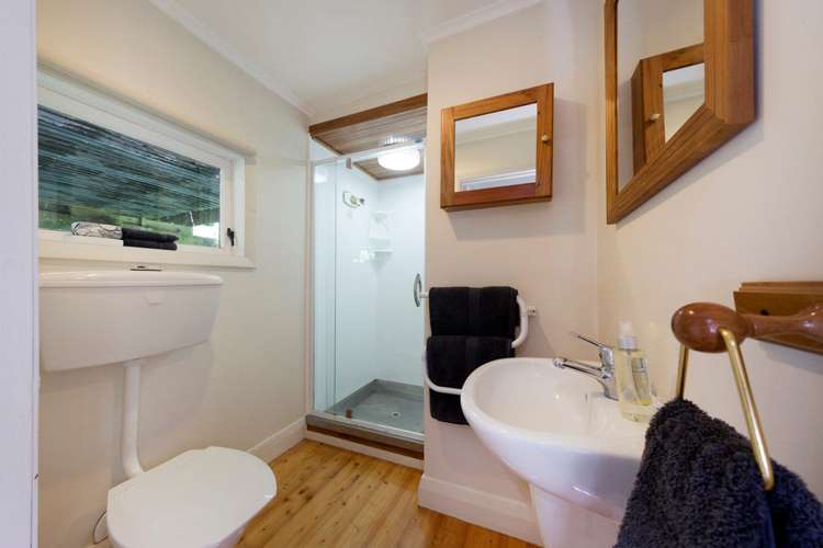 54 Laingholm Drive Laingholm_13