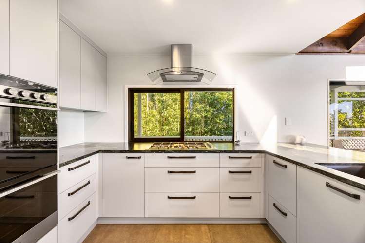 218 Whangaparaoa Road Red Beach_7