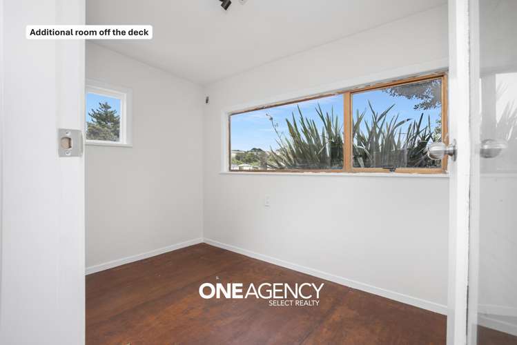 54 Cardiff Crescent Cannons Creek_14