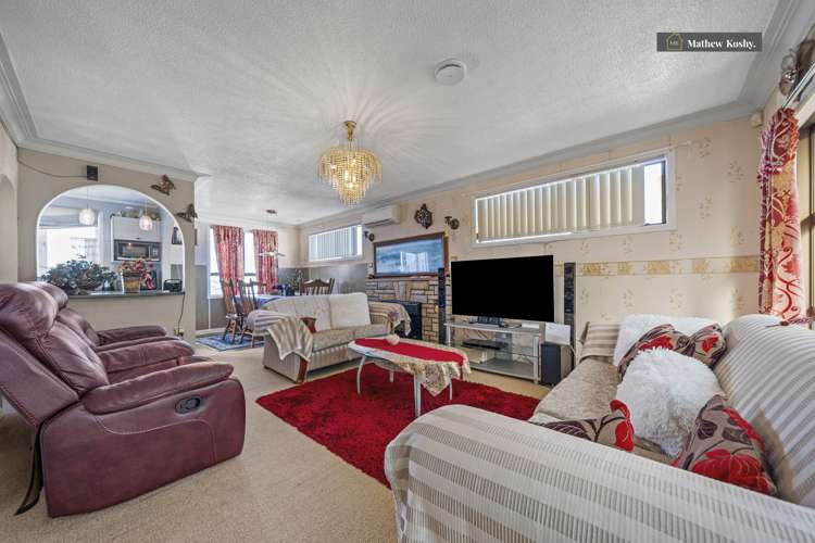 17 Tiroroa Avenue Te Atatu South_5