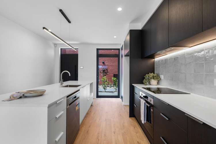 3/17 Donald Place Merivale_8