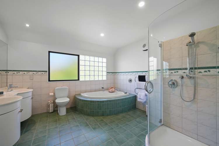 14 Regents Park Drive Casebrook_24