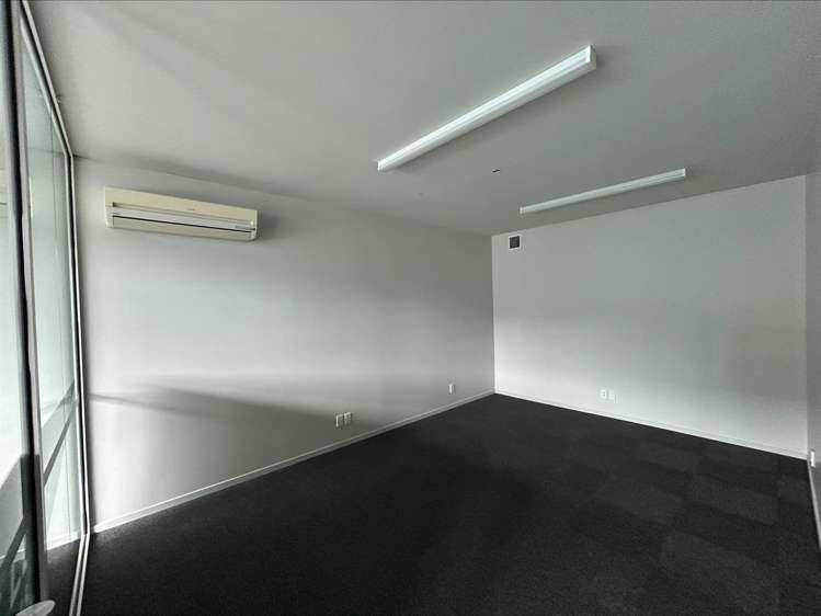 61E Hugo Johnston Drive Penrose_6