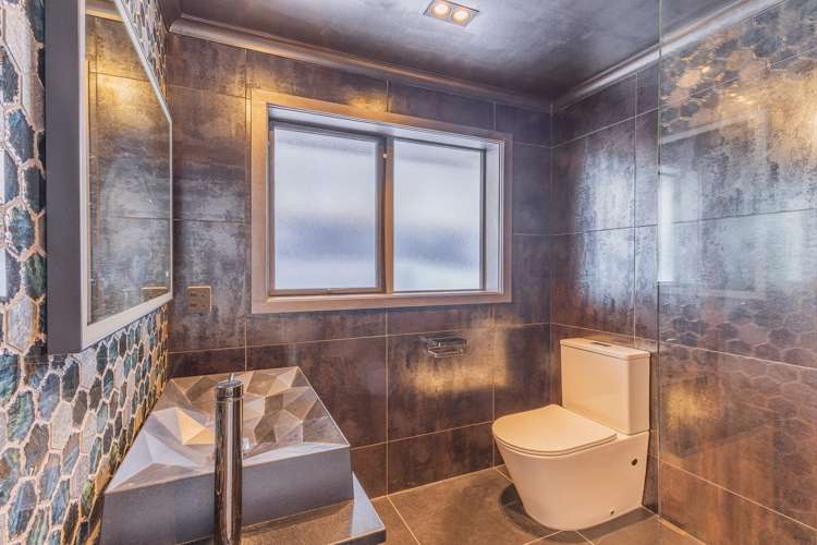 8 Heathfield Avenue Huntington_5