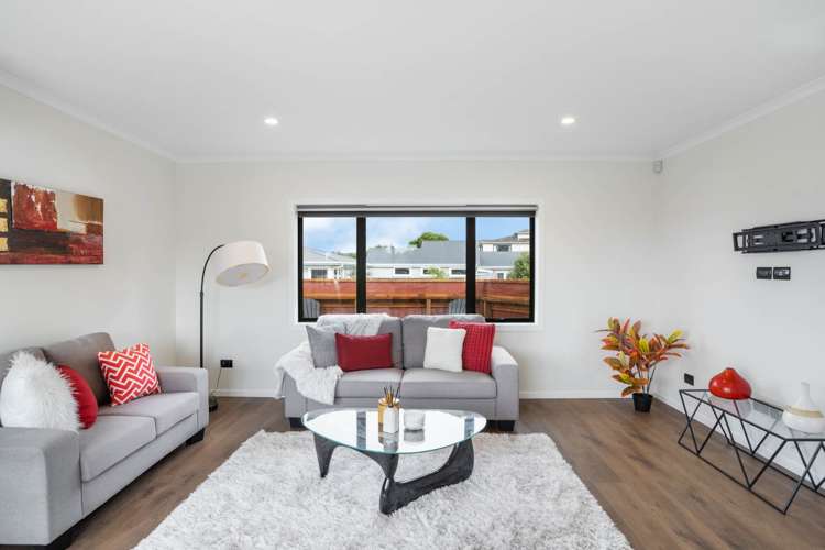 120 Golf Road New Lynn_10