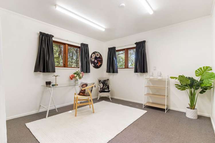 77 Carter Road Oratia_13