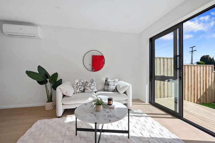 31/21 Von Sturmer Street Mangere East_2