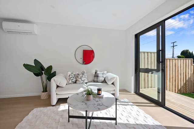 31/21 Von Sturmer Street Mangere East_2