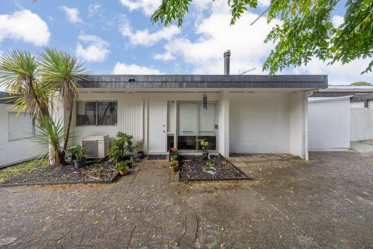 2/8 Wilbur Place Pakuranga Heights_2