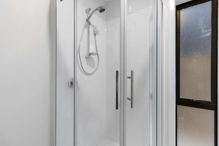 10B/150 Te Rapa Road 3283_8