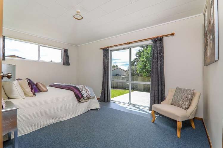 35 Beach Road Te Atatu Peninsula_11