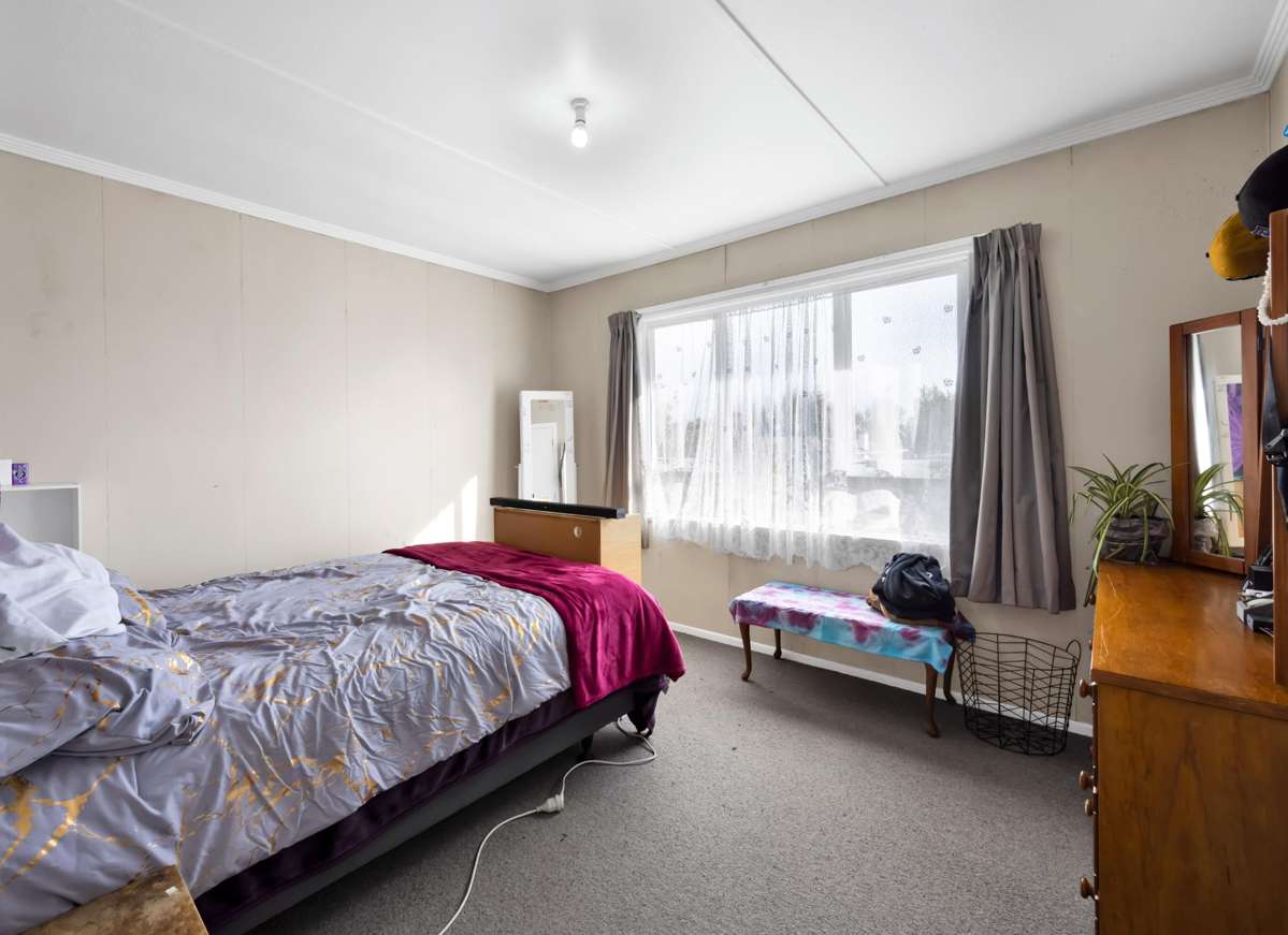 37 Swansea Road_3