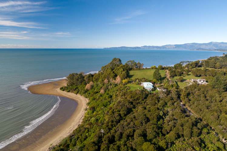 82 Lookout Road Parapara_4