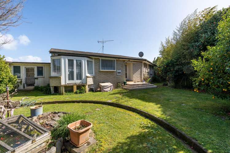 44 Garden Heights Avenue Glenview_8
