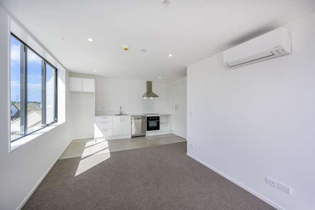 205/3 Rauemi Way Te Atatu South_3