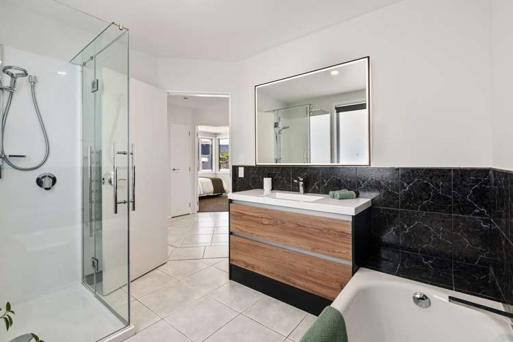 2/203 Marine Parade Mt Maunganui_18