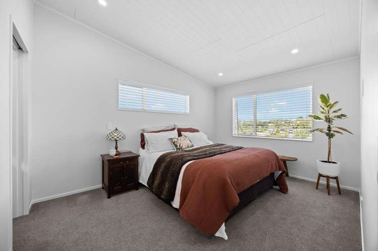 32 Colmar Road Mellons Bay_41