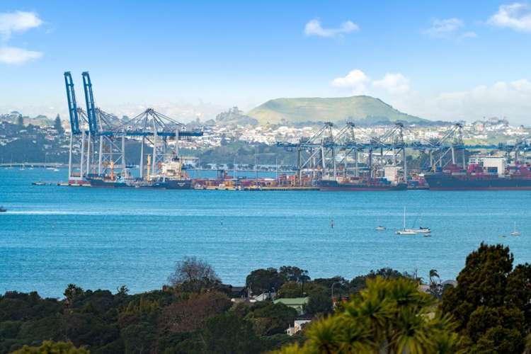 96 Pupuke Road Hillcrest_35