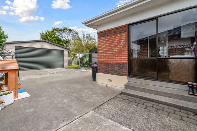 19 Lowe Street Avenal_19