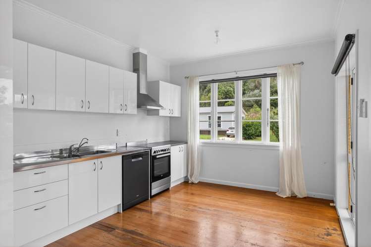 51 Douglas Street Okitu_26