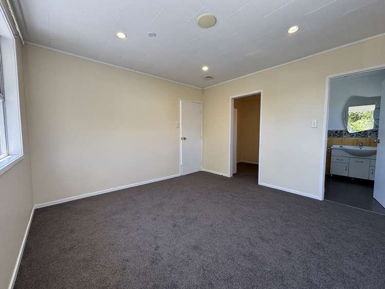 4 Karo Place Glendene_11