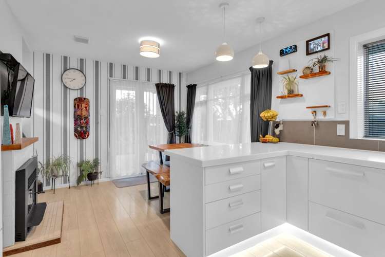 19 Brockenhurst Street_3