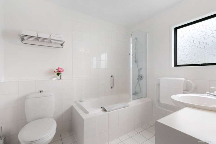 1/24 Hemi Street Narrow Neck_7