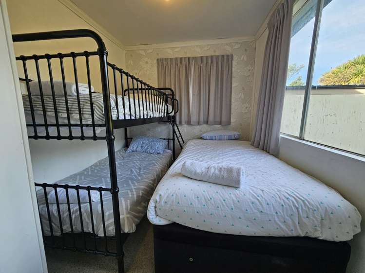 7 Kowhai Street Kaka Point_8