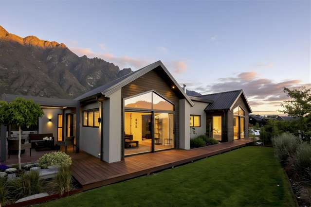 Spectacular on Spur Ridge - Vendor Moving Overseas