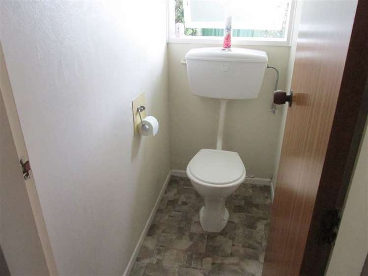 10 Kumeroa Grove Wainuiomata_10