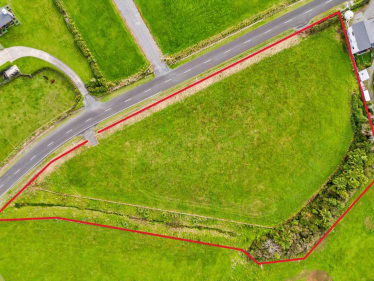 1511 Egmont Road Egmont Village_15