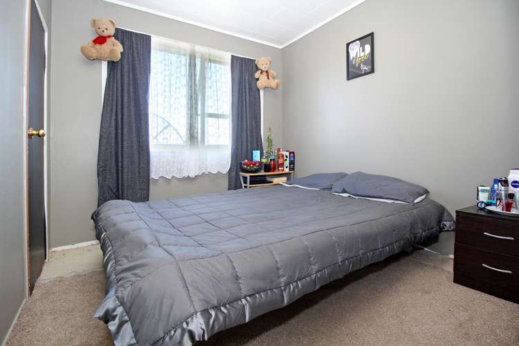 2/4 Espada Place Clover Park_6