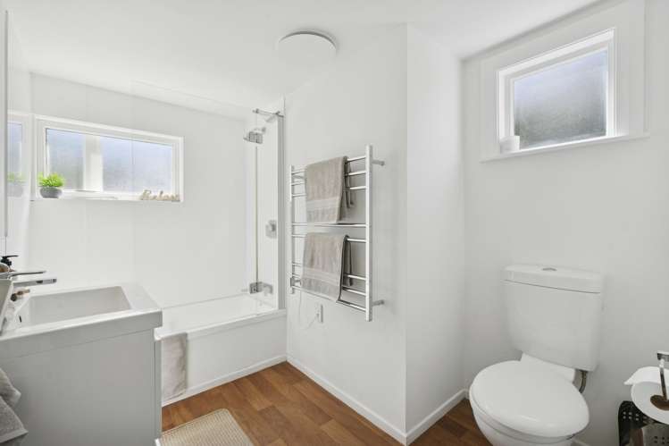 66 Te Wharepouri Berhampore_18