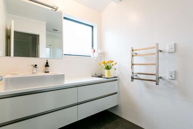 66 Hetley Crescent Taradale_10