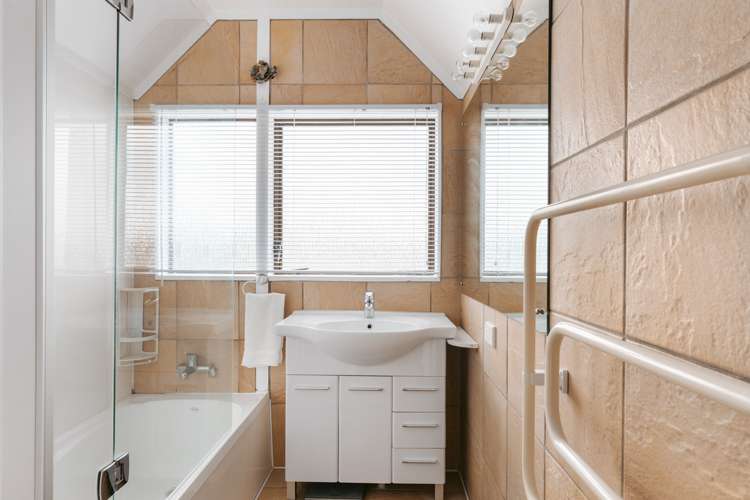 8a Alpha Avenue Coastlands_18