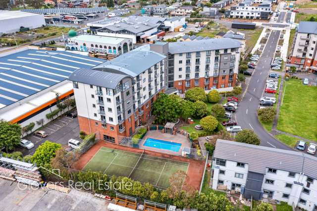 4s/10 Crown Lynn Place New Lynn_1