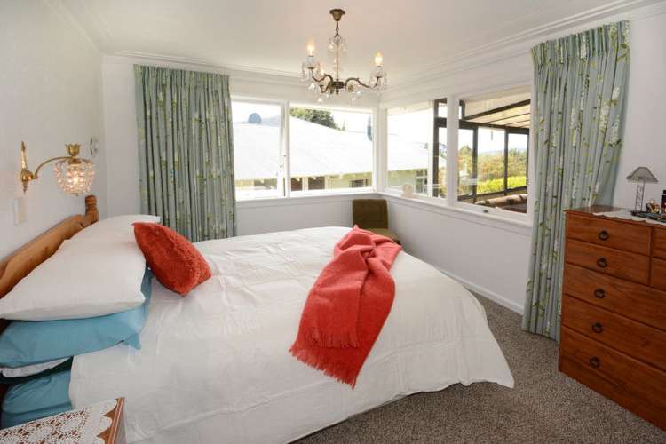 90 Easther Crescent Kew_10