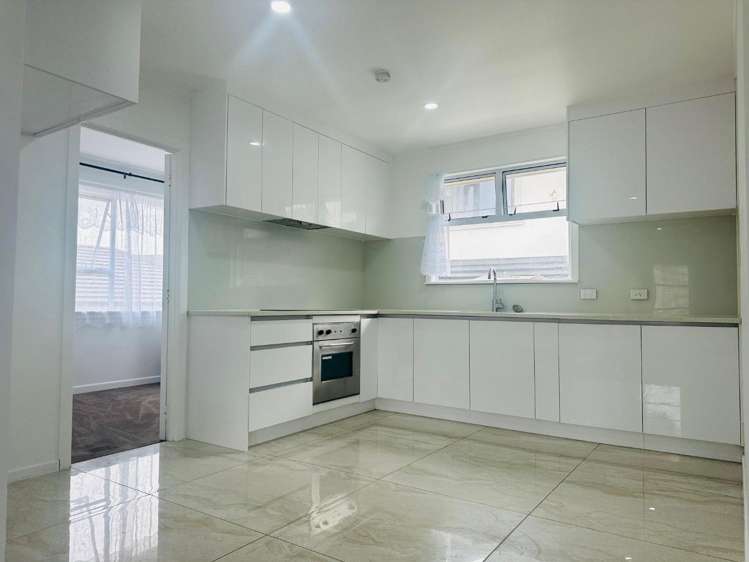 710 Richardson Road Mount Roskill_2