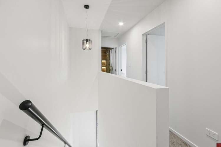 12A Damian Way Weymouth_11