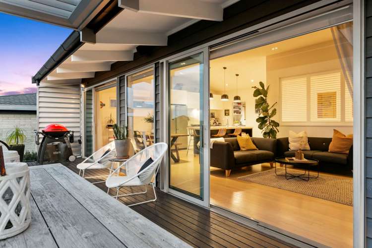 1 Charles Dickens Drive Mellons Bay_8