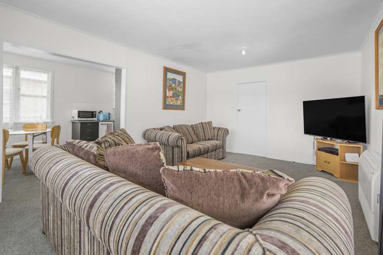 11 Dewsbury Grove Wainuiomata_7