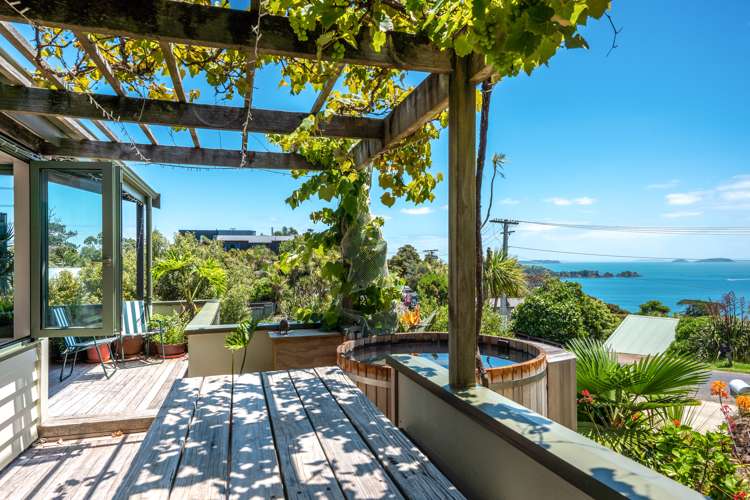 78 Queens Drive Oneroa_3