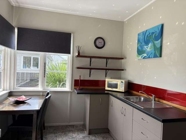 606 Gladstone Road 1052_1