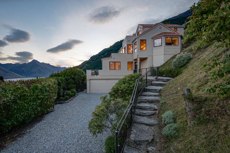 12 Greenstone Place Fernhill/Sunshine Bay_22