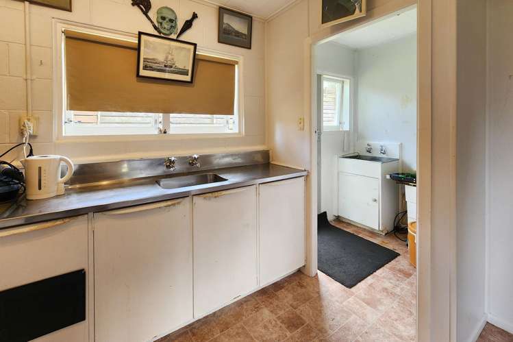 210 West Parkdale Street Tokoroa_9